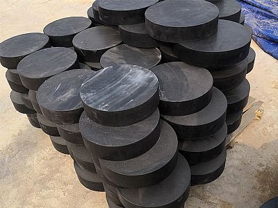 苏家屯板式橡胶支座由若干层橡胶片与薄钢板经加压硫化